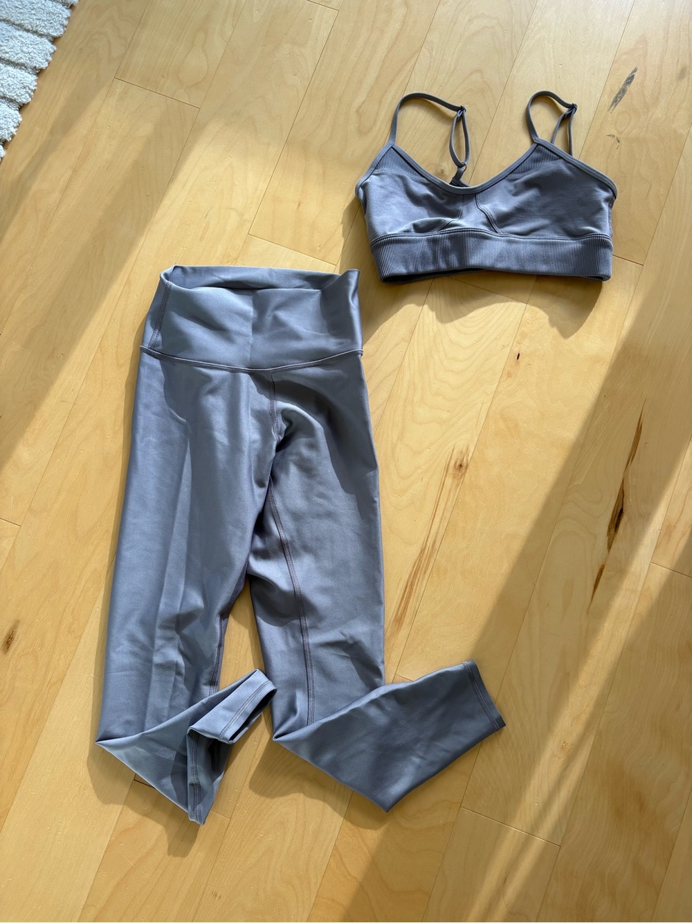 ALO Yoga Gray Seamless Sports Bra & High-Waist Leggings Set
